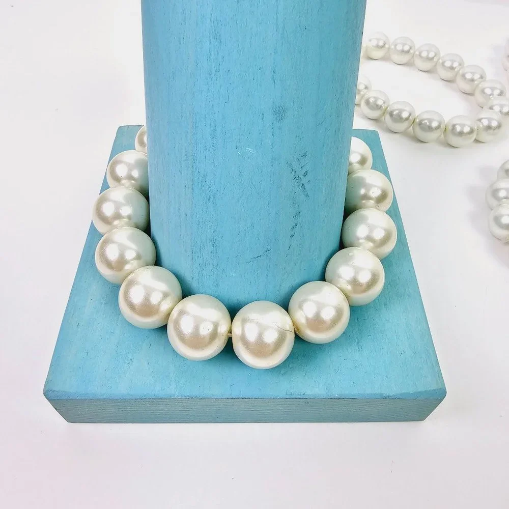 Set of 6 Large Rounded White Pearl Bracelets, Stretch PLUS Bonus Bracelet!